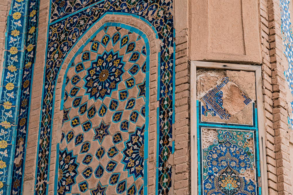 Decorations in Shrine of Khwaja Abdullah